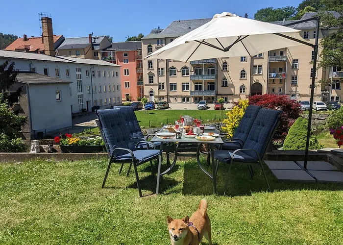 Urlaubsmagie - Ferienwohnung Frischluft - Sauna & Saisonaler Pool Sebnitz